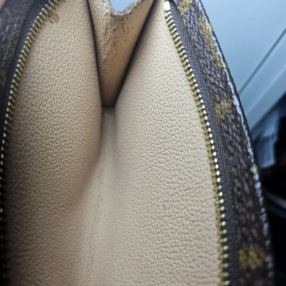 Authentic Louis Vuitton Monogram Petit Bucket Pouch - Picture 9 of 10